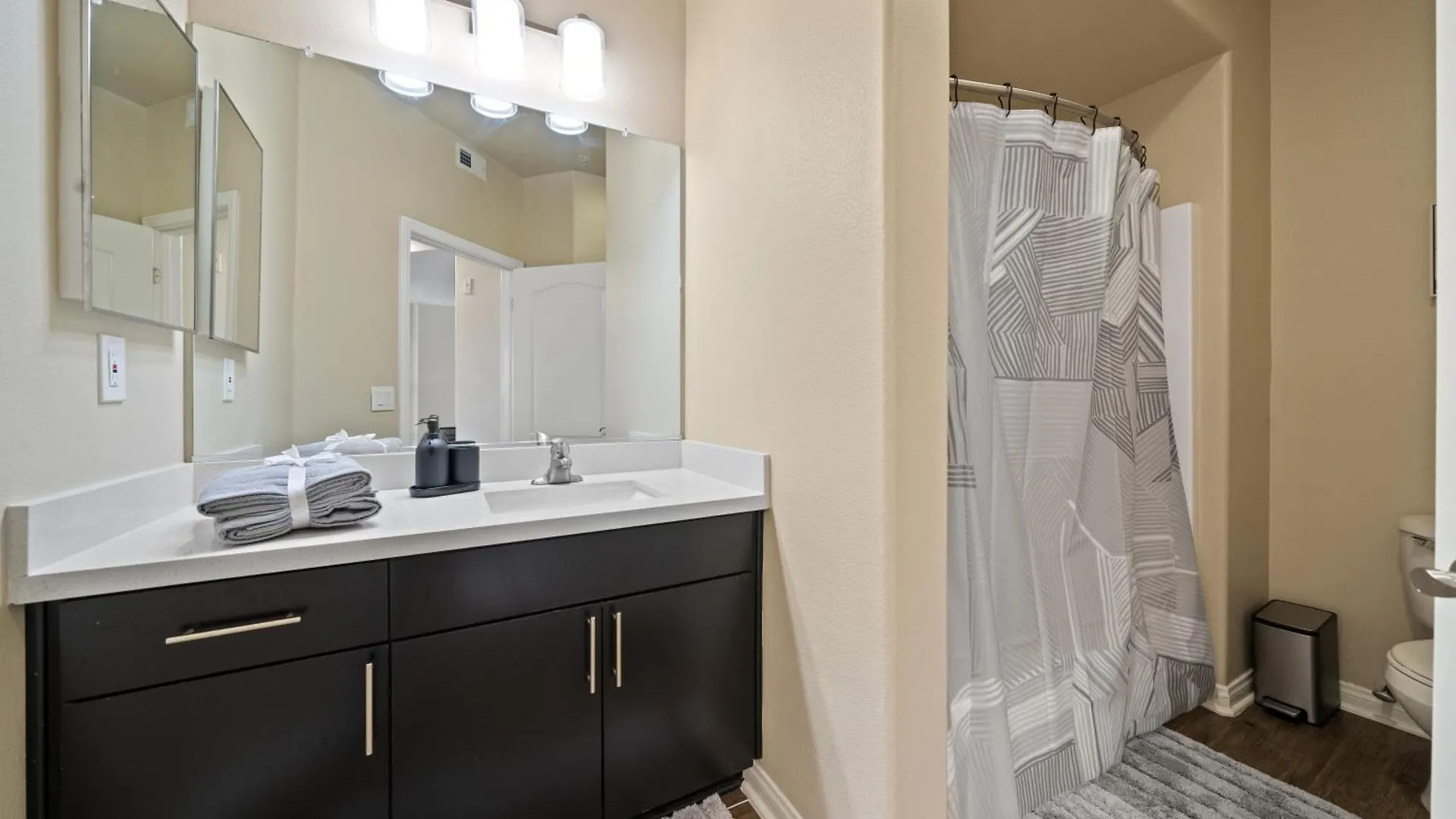 Apartment Venice Marina Pool And Spa Luxury Condo Los Angeles United States